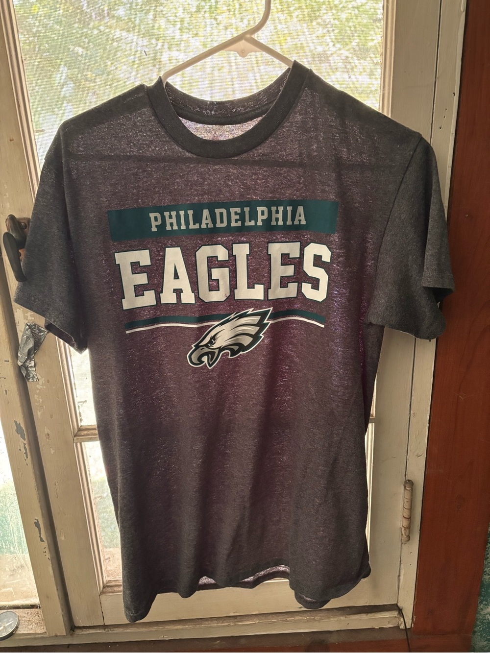 Eagles women teashirt size medium